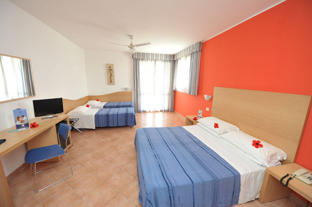 Hotel Club Santa Sabina 토레 산타 사비나 외부 사진